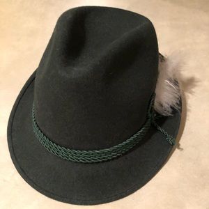 OCTOBERFEST HAT-DIRECT FROM MUNICH GERMANY NWT